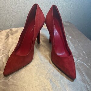 BCBG pumps